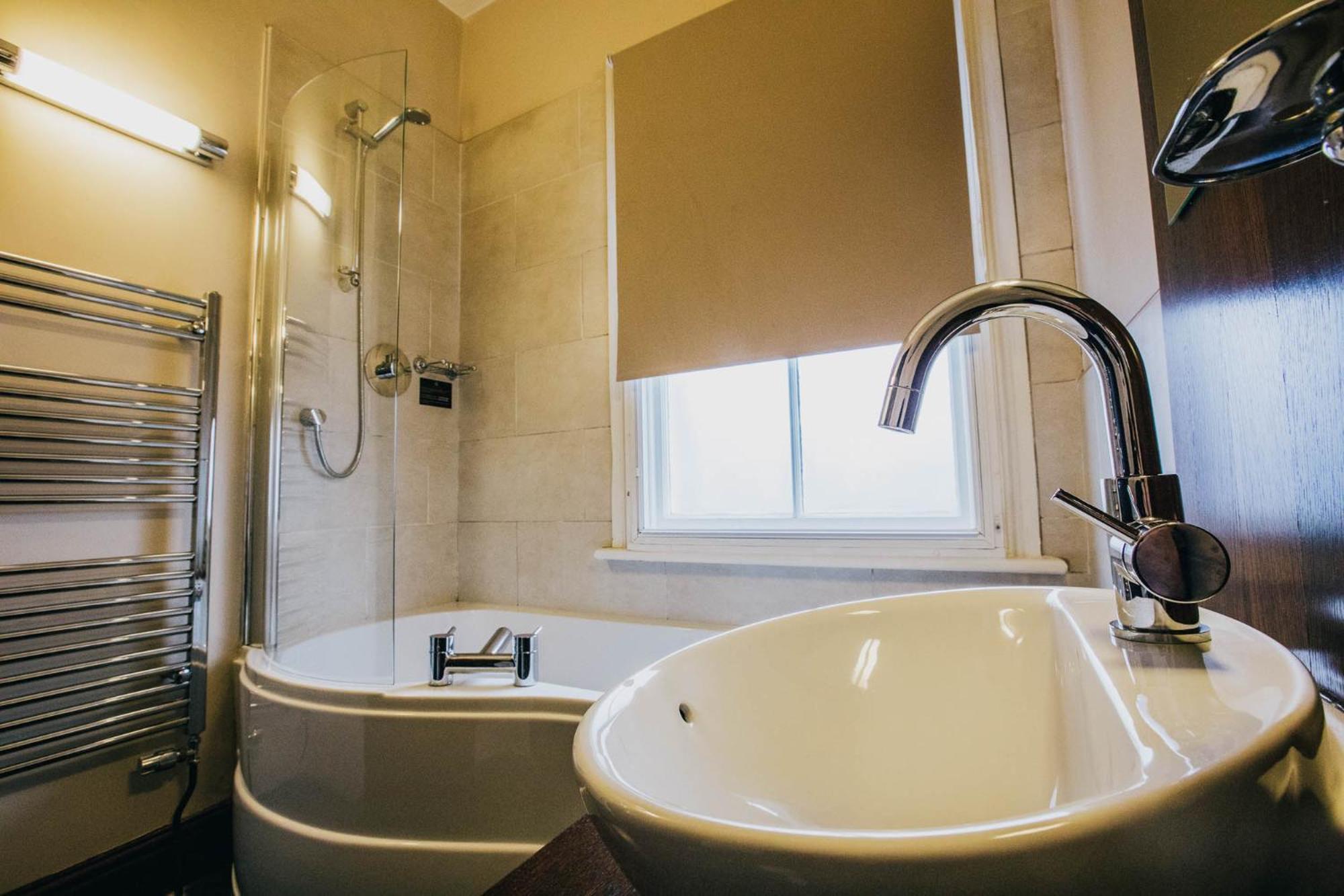 The Duke Of Edinburgh Hotel & Bar Barrow-in-Furness Quarto foto