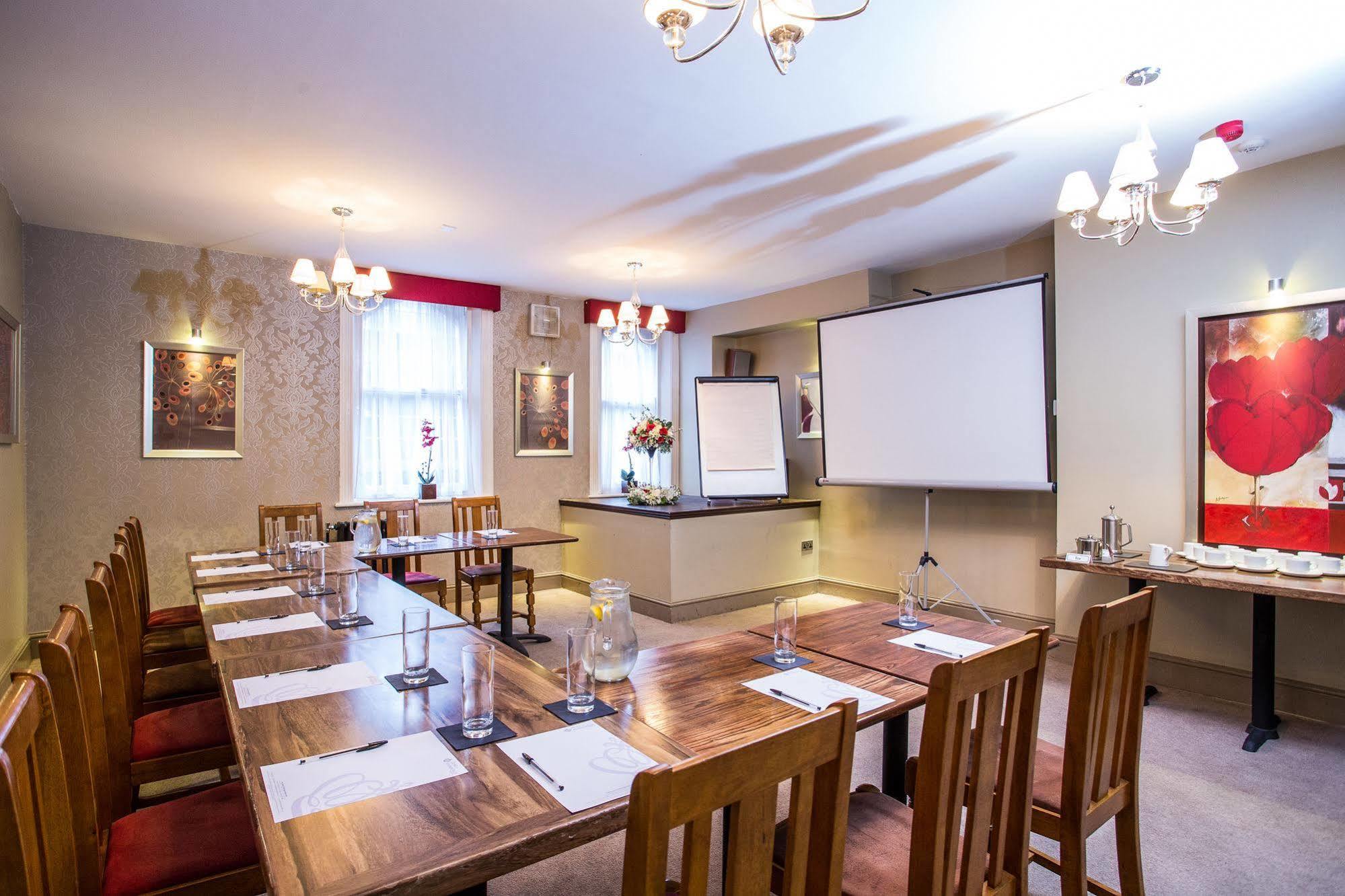 The Duke Of Edinburgh Hotel & Bar Barrow-in-Furness Exterior foto